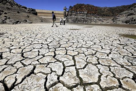  The 2018 Cape Town Water Crisis: A Looming Disaster Fueled by Mismanagement and Drought